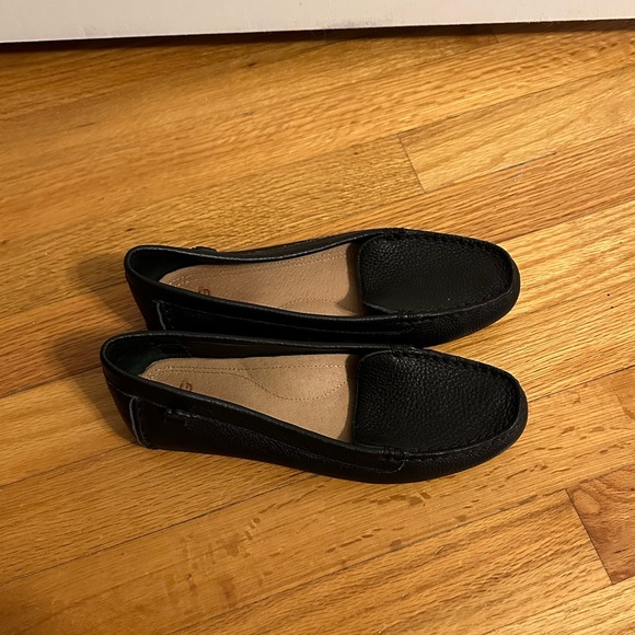 UGG Women's Flores Slip On Shoe Size 6 - Picture 3 of 3